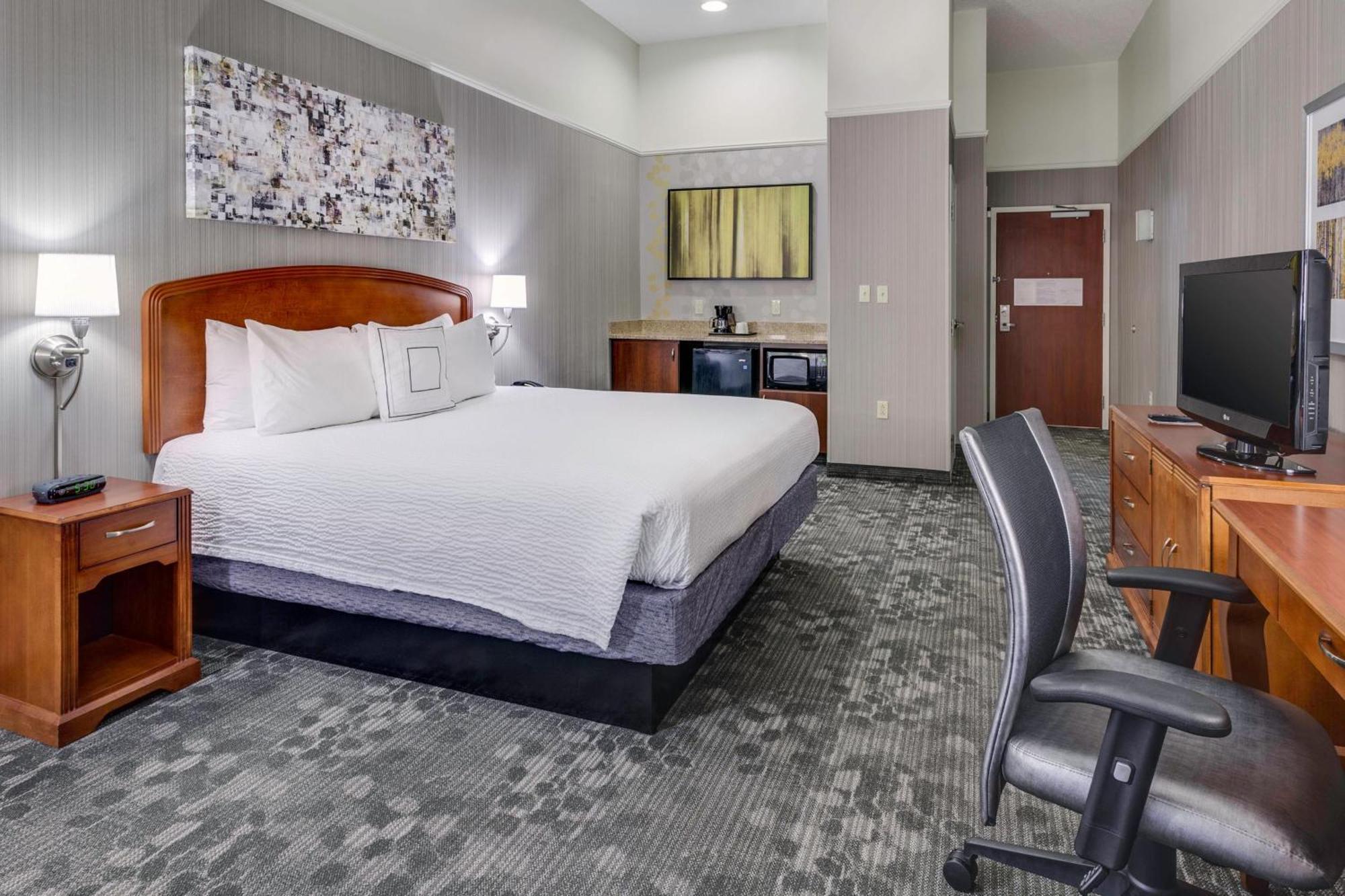 Courtyard By Marriott Providence Warwick Hotel Екстериор снимка