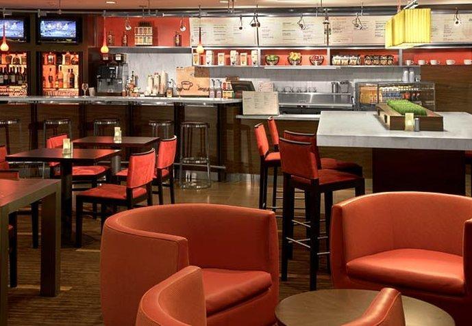 Courtyard By Marriott Providence Warwick Hotel Екстериор снимка