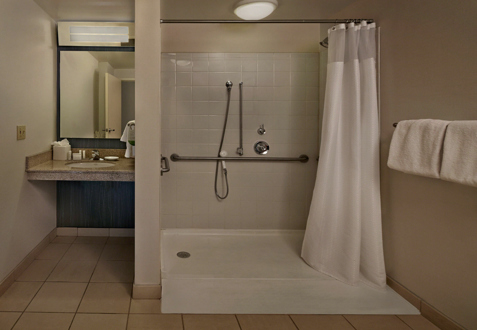 Courtyard By Marriott Providence Warwick Hotel Екстериор снимка
