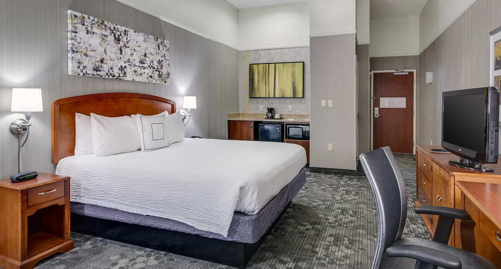 Courtyard By Marriott Providence Warwick Hotel Екстериор снимка