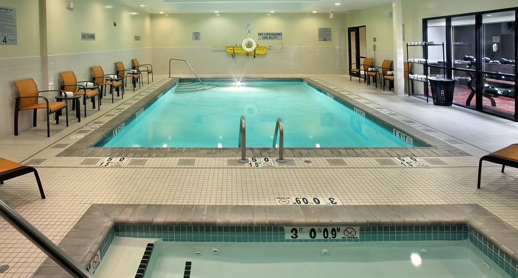Courtyard By Marriott Providence Warwick Hotel Екстериор снимка